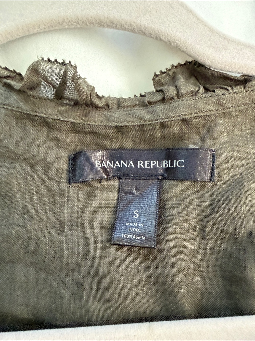 Banana Republic Olive Eyelet Linen Peasant Blouse. 100% Ramie, Made in India - Picture 7 of 8